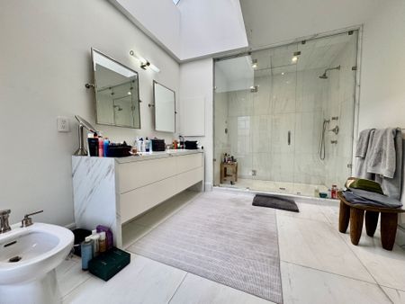 For Lease - 1 Scarth Road, Toronto, Ontario - Photo 4