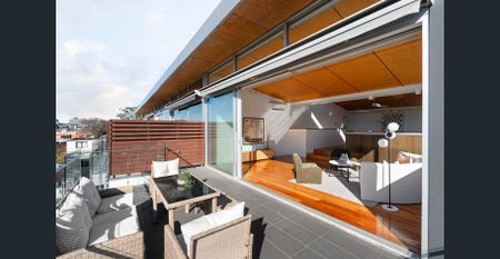 HEADLINE: Oh so convenient - Photo 3