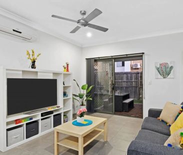 Contemporary living close to parks, shops, and transport. - Photo 5