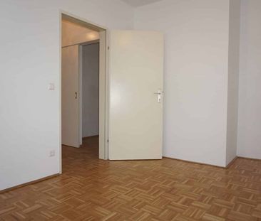 Leichte Renovierungsbedürftige Erdgeschosswohnung mit Loggia und Te... - Foto 5