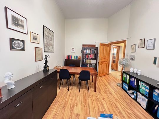 Centrum, 4 pok. po remoncie, ładna kamienica - Zdjęcie 1