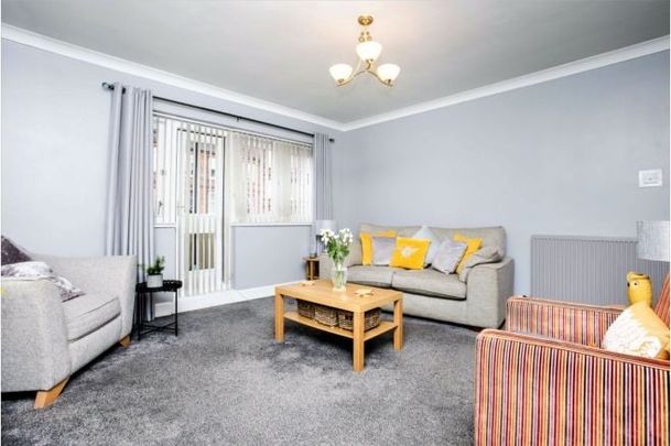 3 Bed Flat, Thornwood Place, G11 - Photo 1