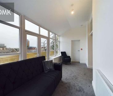 Private Apartment, Carlton Terrace, Swansea, SA1 - Photo 1