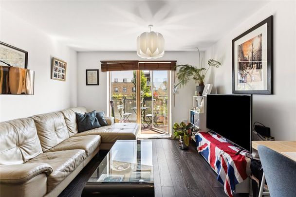1 bedroom flat to rent - Photo 1