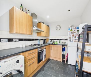 Ferndale Road, Ashford, Middlesex,TW15 - Photo 4