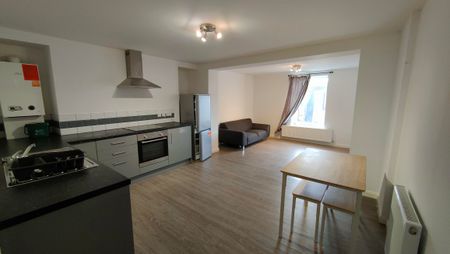 Ground Floor Flat, Graig Terrace, Manselton, Swansea, SA5 8PT - Photo 5