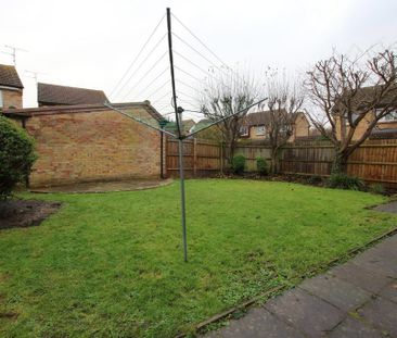 4 bedroom detached house to rent - Photo 3