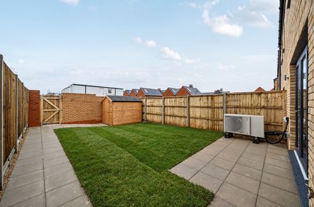 2 bedroom semi-detached house to rent - Photo 3