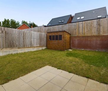 3 bedroom semi-detached house to rent - Photo 2