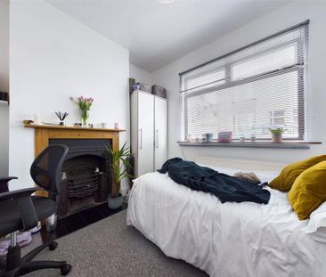 4 bedroom terraced house to rent - Photo 4