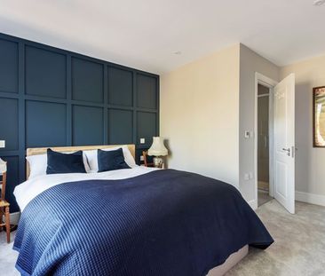 Filmer Grove, Godalming, Surrey, GU7 - Photo 1
