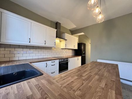 2 bedroom terraced house to rent - Photo 4