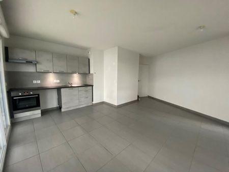 Location Appartement 3 pièces 65m² BARBERAZ 73000 - Photo 5