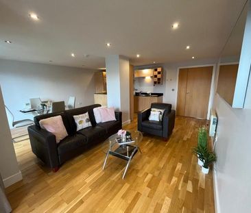 2 bedroom flat to rent - Photo 2