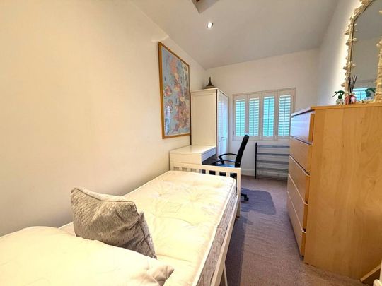 1 bedroom in a house share to rent - Photo 1