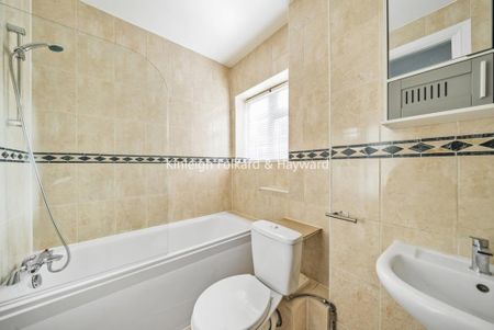 3 bedroom flat to rent - Photo 5