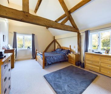 4 bedroom barn conversion to rent - Photo 1
