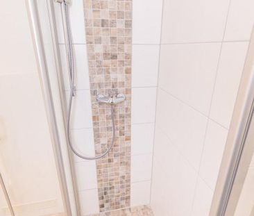 Schicke Wohnung / Balkon / Aufzug - Photo 5