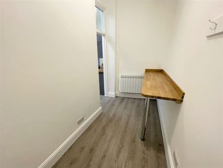 Upper High Street, Taunton, Somerset - Photo 2