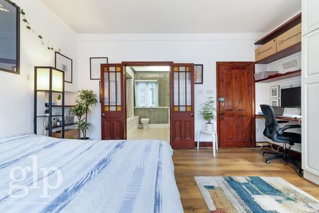 2 Bedroom Apartment, Winnett Street, London, Greater London, W1D - Photo 3