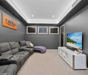 A Rare, Extravagant Spacious Home, Prime Location - Photo 3