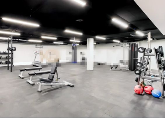 Studio-007 - Photo 1