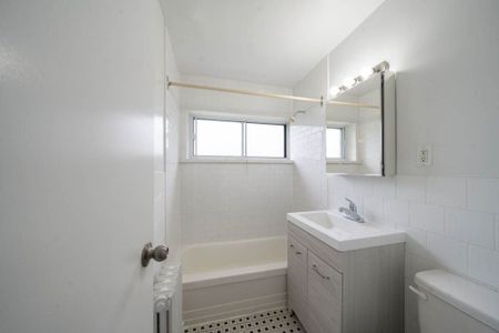 For Lease - 2035 Prospect Street Unit# 21, Burlington, Ontario - Photo 4