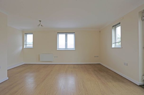 Price £1,700 pcm - Let - Photo 1