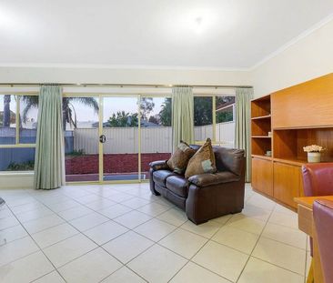 Cozy 2-Bedroom Rental House in Clearview with Convenient Location - Photo 3