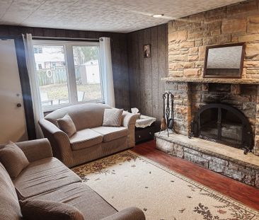 For Lease - 176 Robinson Drive, Newmarket, Ontario - Photo 1