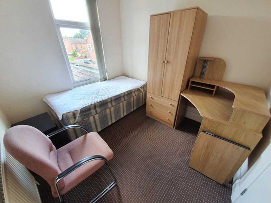 5 Bed Student Accommodation - Photo 1