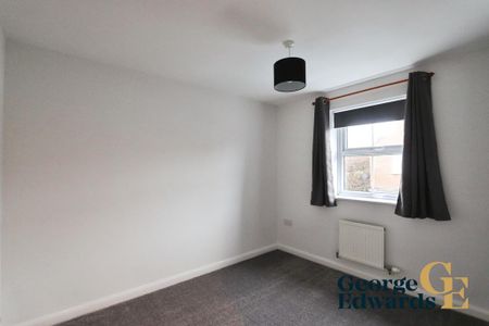 3 bedroom terraced house to rent - Photo 4