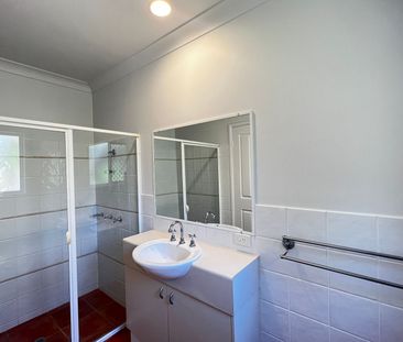 8 Devco Place, 4214, Ashmore Qld - Photo 1