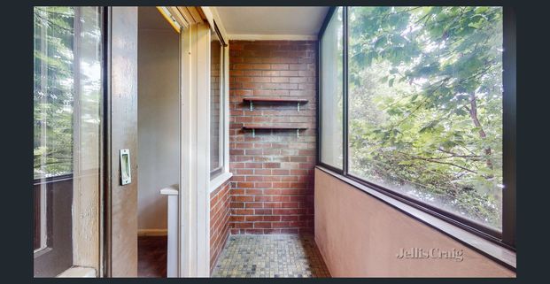 2 Bedroom Apartment with Car Park - Photo 1