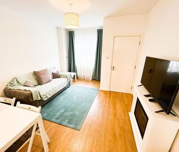 1 bedroom ground floor flat to rent - Photo 4