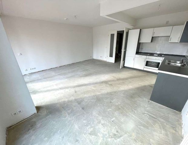 WBS mit besonderem Wohnbedarf - 2-Zimmer Wohnung mit Balkon f&uuml;r Renovierungsfreudige! - Photo 1