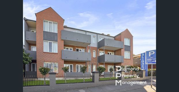 Stylish Fully Furnished Apartments in Prime Kew Location – Pool, Parking, All Bills Included! - Photo 1