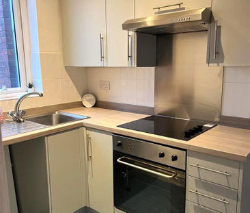2 bedroom flat to rent - Photo 4