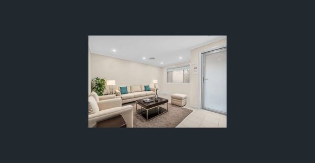 Spacious Three-Bedroom Brick Home with Workshop, Garage & Main Road Exposure - Photo 1