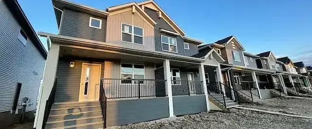 Duplex Unit available for rent in Pine Creek next to golf course | Calgary - Photo 1