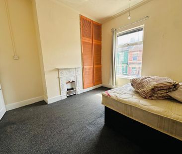 3 bedroom house on Northfield Road, CV1 2PB - Photo 2