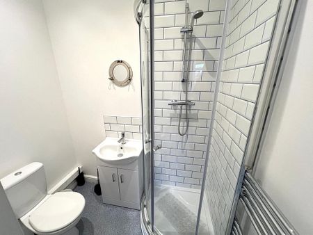 1 bedroom in a house share to rent - Photo 5