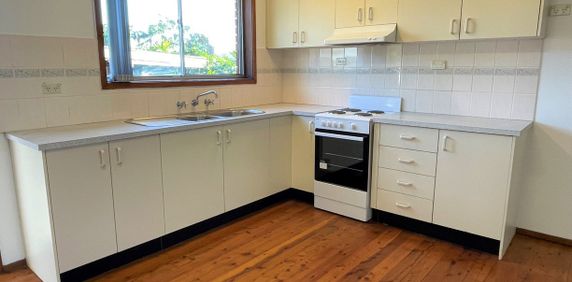 Neat & Tidy 1 bedroom unit in Small Block of Four - Photo 2