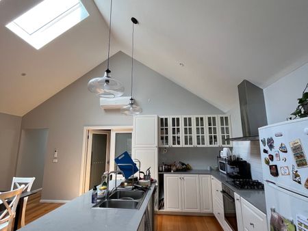 Flemington - Photo 5