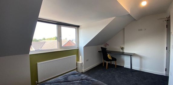 1 bedroom in a house share to rent - Photo 2