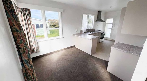 LEVIN - 3 BEDROOM - Photo 1