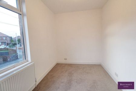 3 bed Terraced - To Let - Photo 4
