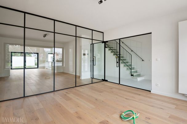 Ruime gezinswoning met tuin en polyvalente bureauruimte in Mechelen. - Foto 1