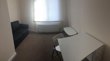 Studio to rent - Photo 3