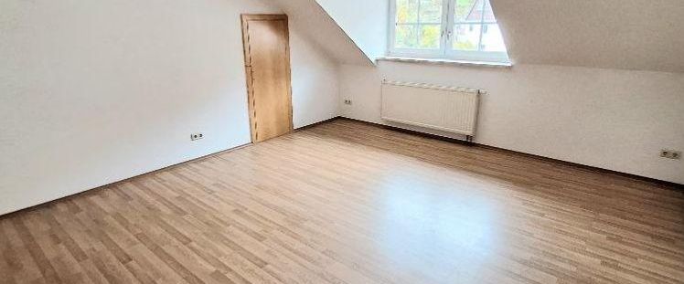 Super 3-Raum-Whg. mit Außenjalousien im Zentrum - Photo 1